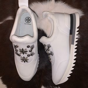 Rosas Embellished Runner Sneaker